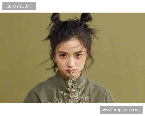 女生足球明星头像真实展现运动魅力与青春活力的完美结合